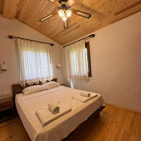 Elly's Mesudiye (Datca)