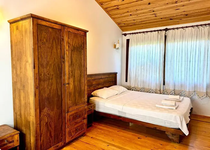 Elly's ميسوديه